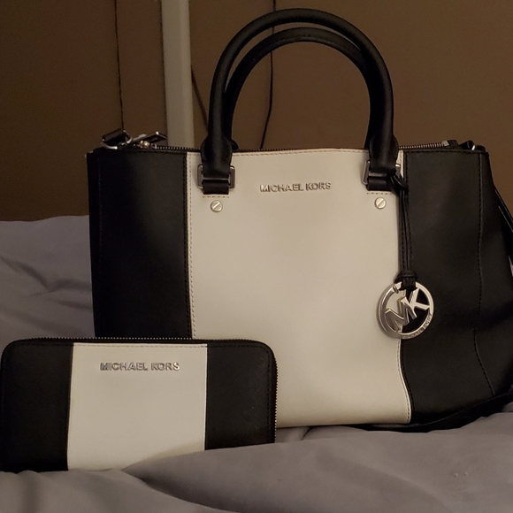 💥SOLD💥 Michael Kors Selma Bag & Waller - Picture 3 of 14